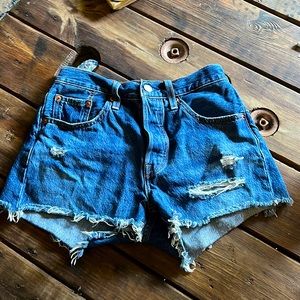 Levi’s 501 cutoffs